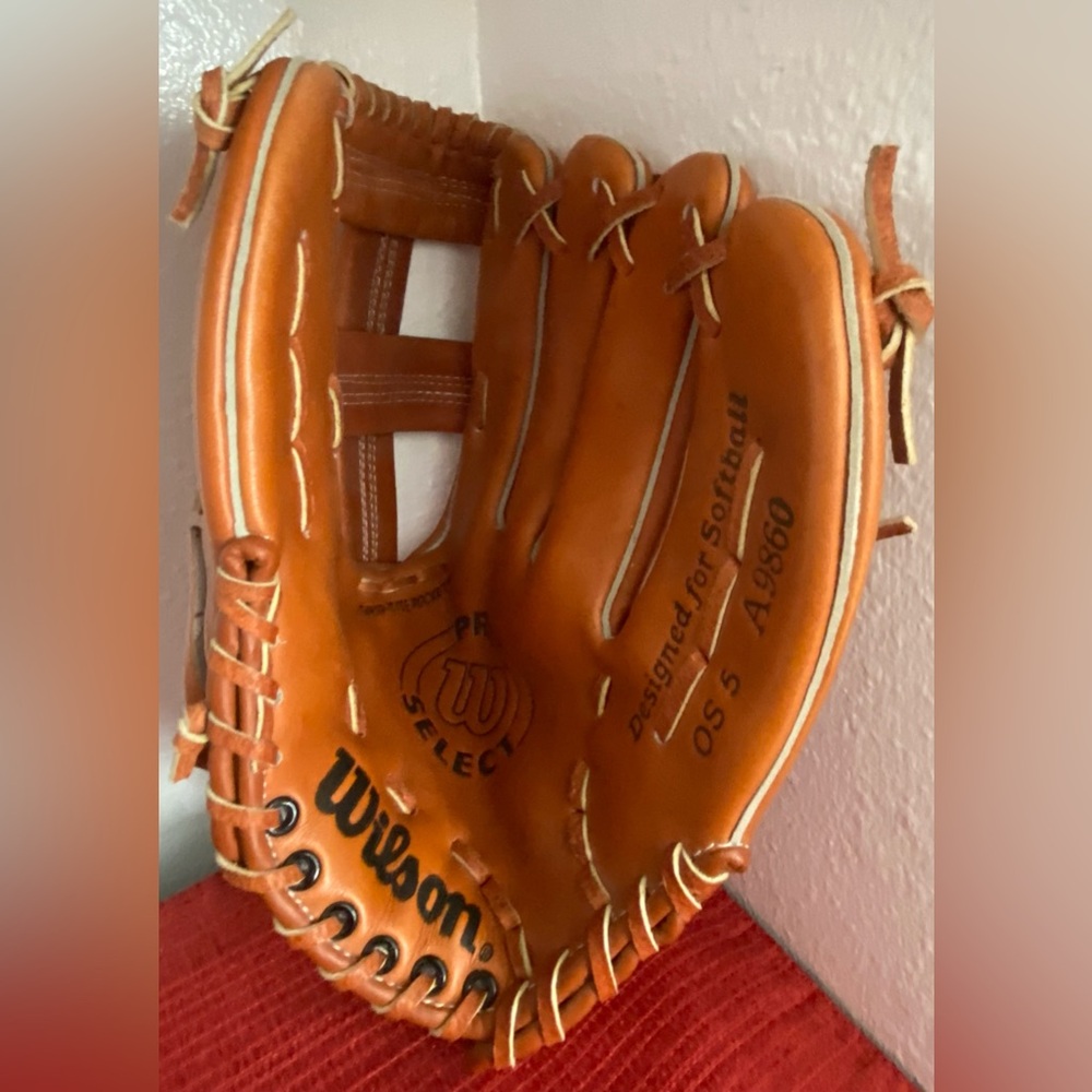 PAIR OF SPALDING-WILSON LEATHER SOFTBALL GLOVES - Picture 6 of 16
